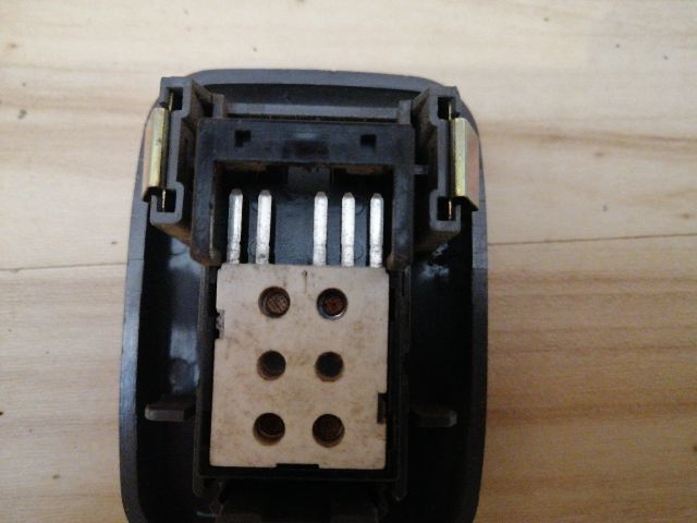 bontott MAZDA B-Serie Bal hátsó Ablakemelő Kapcsoló