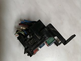 bontott MAZDA B-Serie Biztosítéktábla Utastér