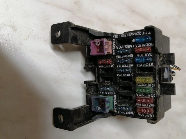 bontott MAZDA B-Serie Biztosítéktábla Utastér