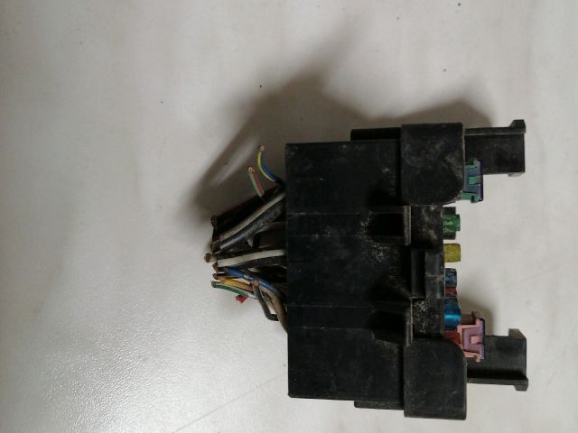 bontott MAZDA B-Serie Biztosítéktábla Utastér