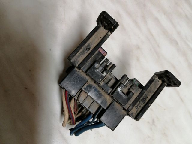 bontott MAZDA B-Serie Biztosítéktábla Utastér