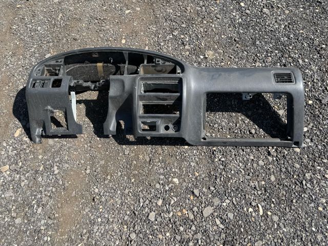 bontott MAZDA B-Serie Első Lökhárító (Részeivel)