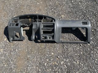 bontott MAZDA B-Serie Első Lökhárító (Részeivel)