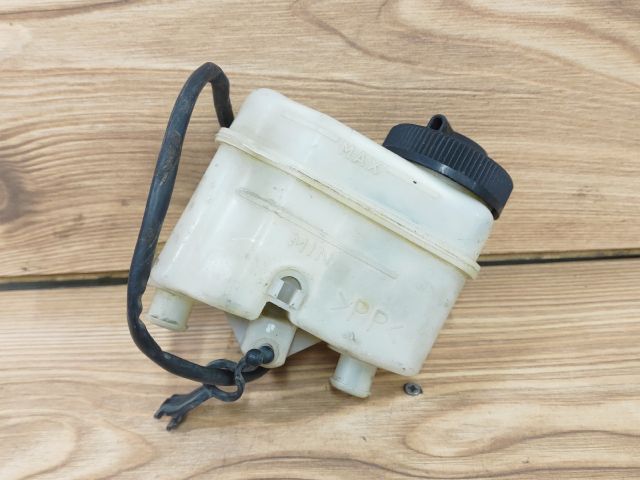 bontott MAZDA B-Serie Fékfolyadék Tartály