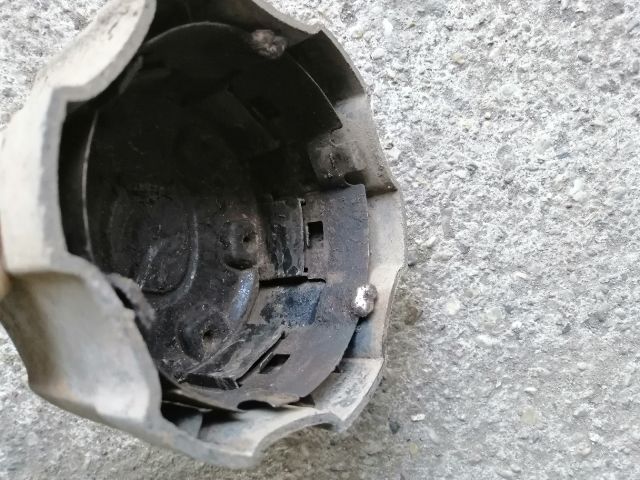 bontott MAZDA B-Serie Felniközép (1 db)