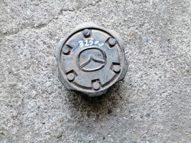 bontott MAZDA B-Serie Felniközép (1 db)