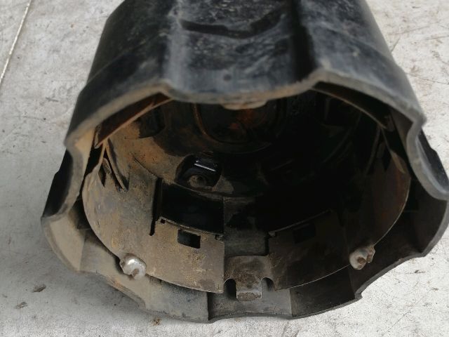 bontott MAZDA B-Serie Felniközép (1 db)