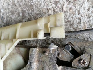 bontott MAZDA B-Serie Jobb hátsó Ajtózár