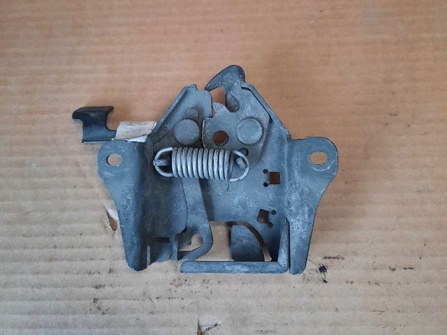 bontott MAZDA B-Serie Motorháztető Zárszerkezet