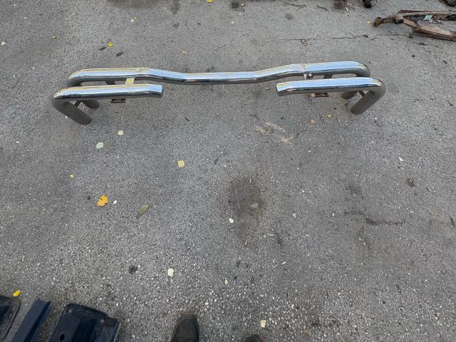 bontott MAZDA BT-50 Hátsó Lökhárító (Üresen)