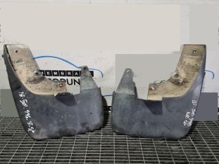 bontott MAZDA BT-50 Hátsó Sárvédő Gumi Pár