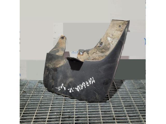 bontott MAZDA BT-50 Hátsó Sárvédő Gumi Pár