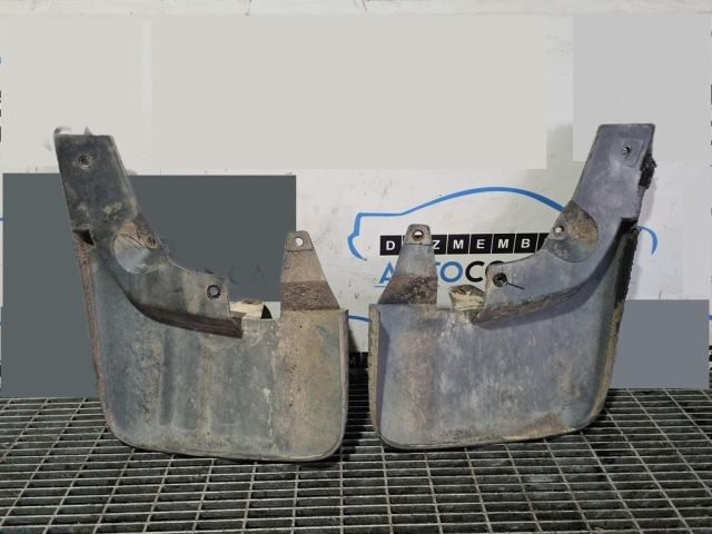 bontott MAZDA BT-50 Hátsó Sárvédő Gumi Pár