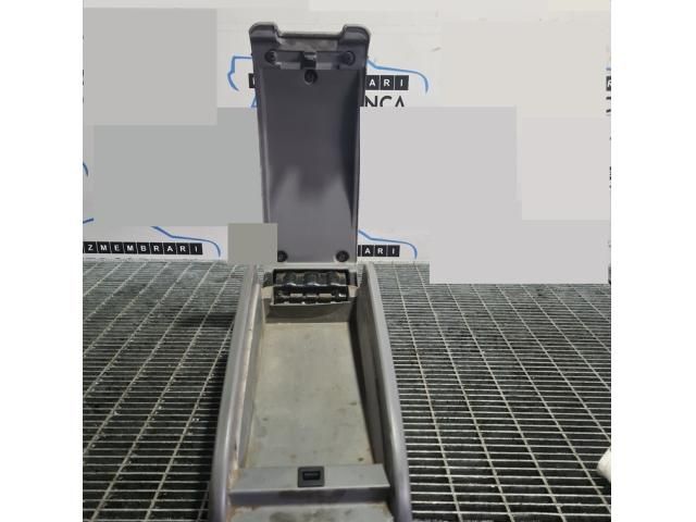 bontott MAZDA BT-50 Könyöklő