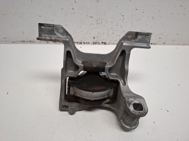 bontott MAZDA CX-3 Motor Tartó Bak Jobb