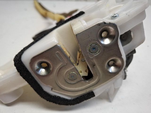 bontott MAZDA CX-3 Bal első Ajtózár