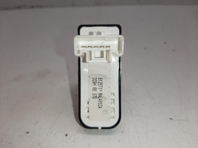 bontott MAZDA CX-3 Bal hátsó Ablakemelő Kapcsoló