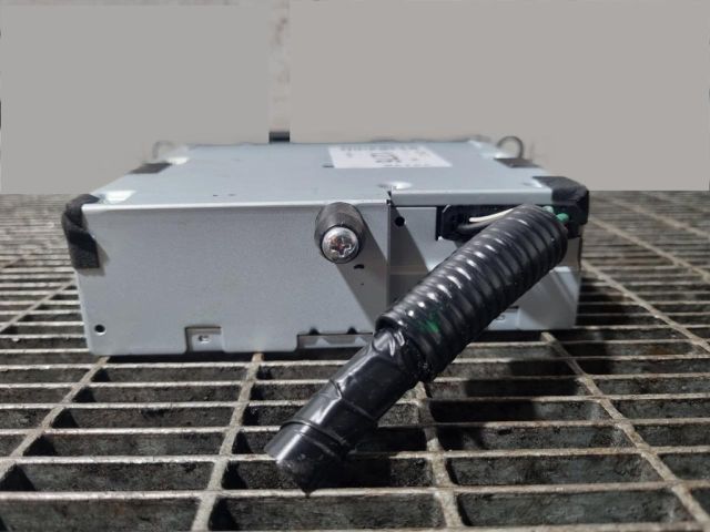 bontott MAZDA CX-3 CD / DVD Tár