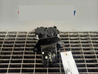 bontott MAZDA CX-3 Csomagtérajtó Ütköző