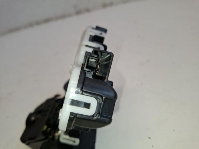 bontott MAZDA CX-3 Csomagtérajtó Zárszerkezet