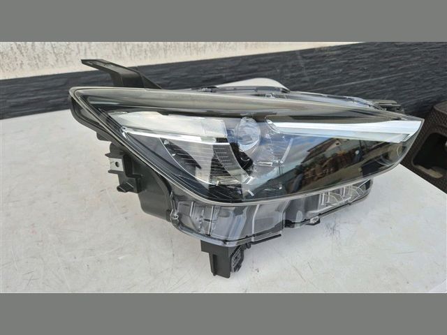 bontott MAZDA CX-3 Jobb Fényszóró