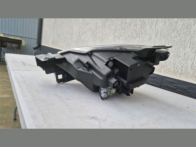 bontott MAZDA CX-3 Jobb Fényszóró