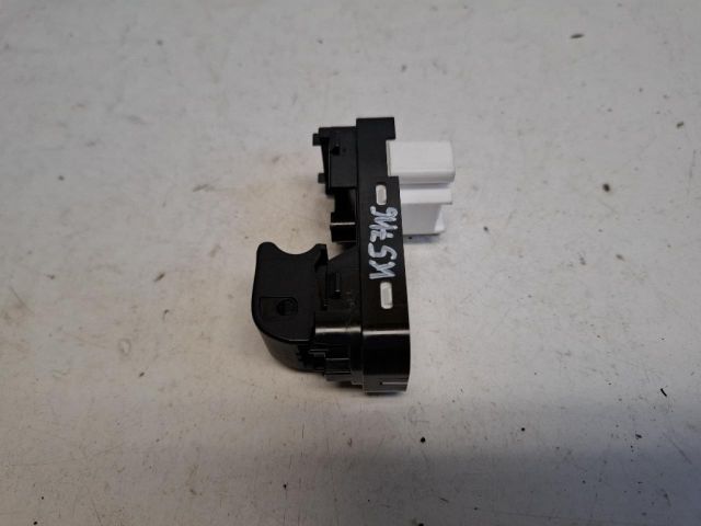 bontott MAZDA CX-3 Jobb hátsó Ablakemelő Kapcsoló