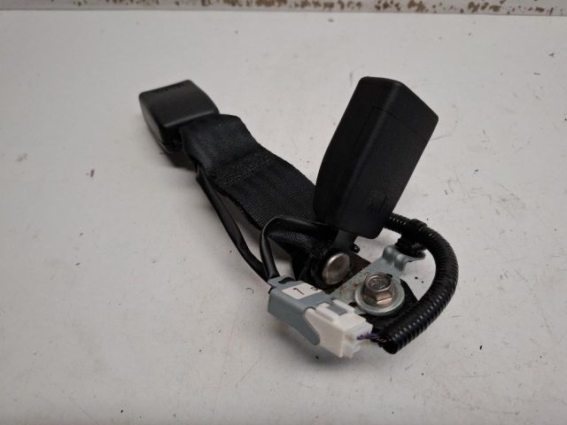 bontott MAZDA CX-3 Jobb hátsó Biztonsági Öv Csat