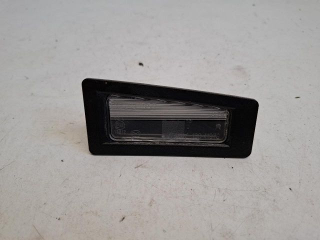 bontott MAZDA CX-3 Jobb Rendszámtábla Világítás