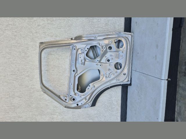 bontott MAZDA CX-30 Bal hátsó Ajtó (Üres lemez)