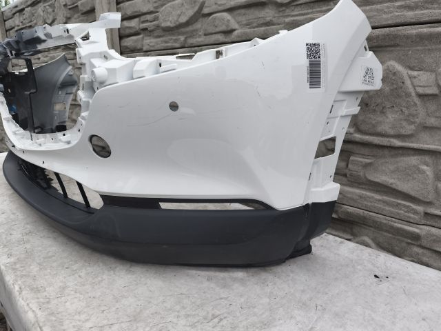 bontott MAZDA CX-30 Első Lökhárító (Részeivel)