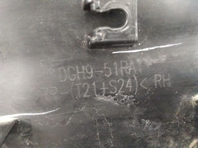 bontott MAZDA CX-30 Jobb első Ajtó Díszléc