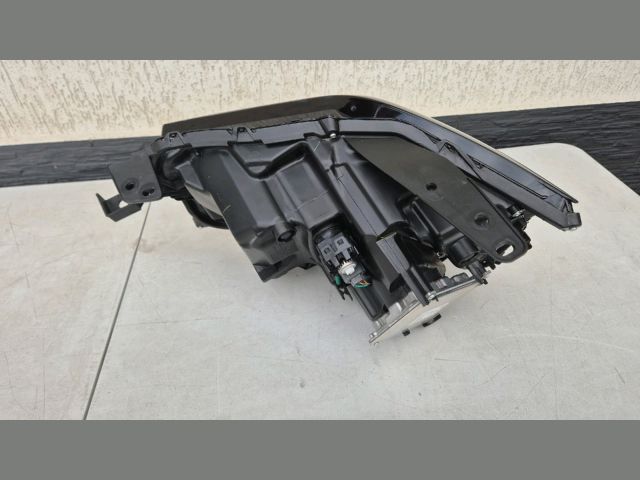 bontott MAZDA CX-30 Jobb Fényszóró