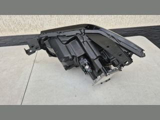 bontott MAZDA CX-30 Jobb Fényszóró