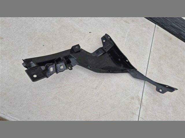 bontott MAZDA CX-30 Tartó Bak