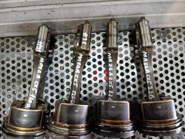 bontott MAZDA CX-5 Dugattyú