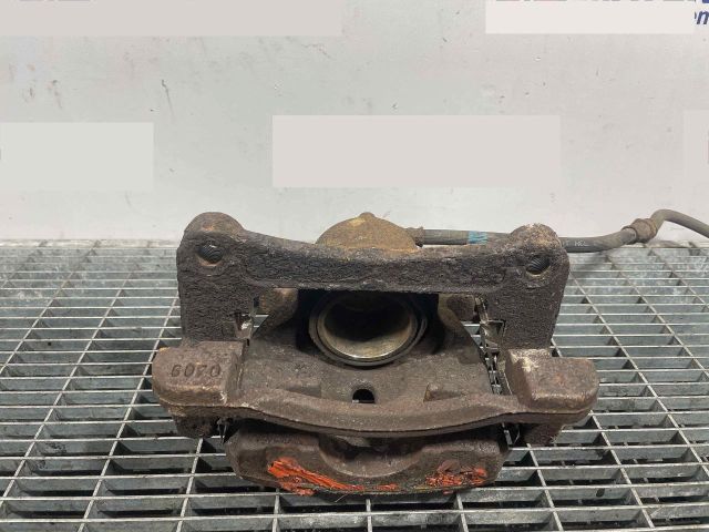 bontott MAZDA CX-5 Jobb első Féknyereg Munkahengerrel