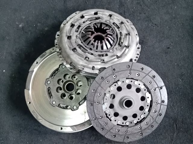 bontott MAZDA CX-5 Kuplung Szett Lendkerékkel