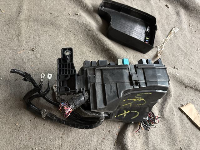 bontott MAZDA CX-5 Biztosítéktábla Motortér