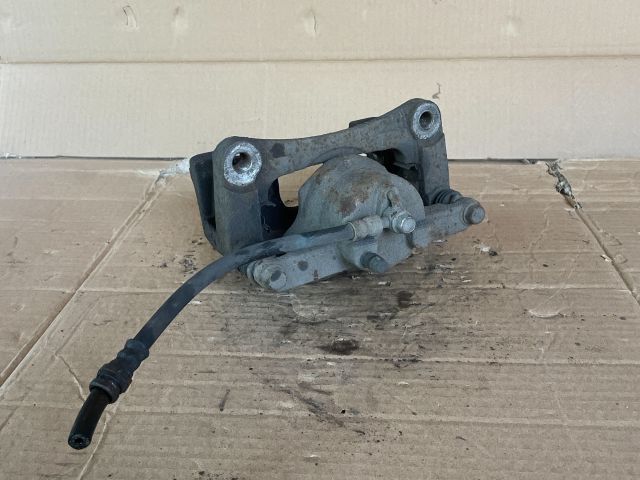 bontott MAZDA CX-5 Jobb első Féknyereg Munkahengerrel