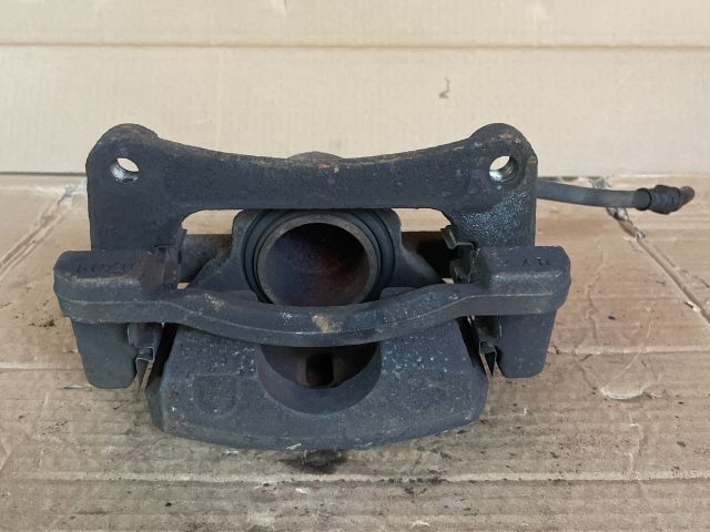 bontott MAZDA CX-5 Jobb első Féknyereg Munkahengerrel