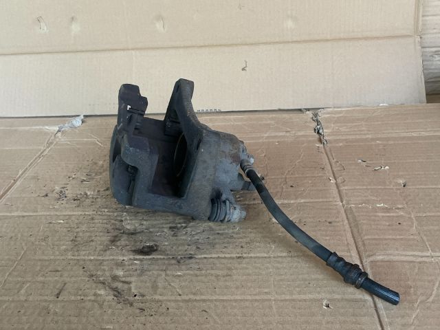 bontott MAZDA CX-5 Jobb első Féknyereg Munkahengerrel