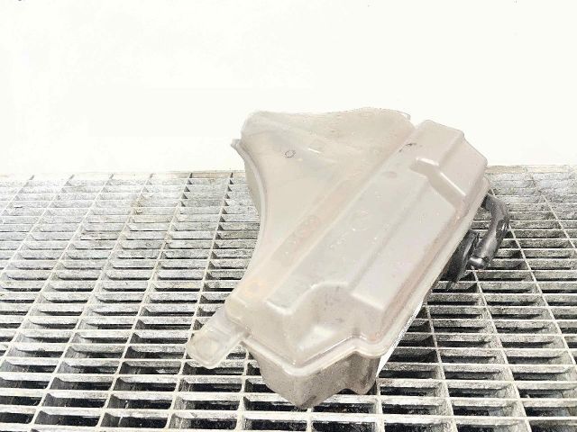 bontott MAZDA CX-5 Kiegyenlítő Tartály