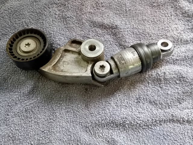 bontott MAZDA CX-5 Szíjfeszítő Görgő