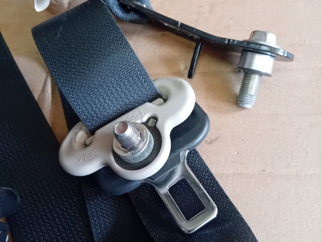 bontott MAZDA CX-5 Bal első Biztonsági Öv