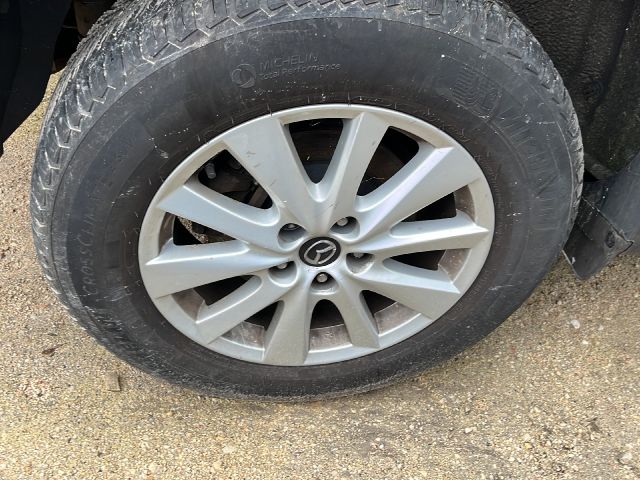 bontott MAZDA CX-5 Bal első Dobbetét (Kerékjárati, Műanyag)