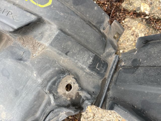 bontott MAZDA CX-5 Bal első Dobbetét (Kerékjárati, Műanyag)