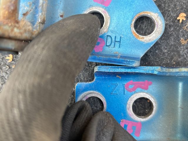 bontott MAZDA CX-5 Bal első Zsanér