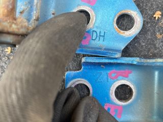 bontott MAZDA CX-5 Bal első Zsanér