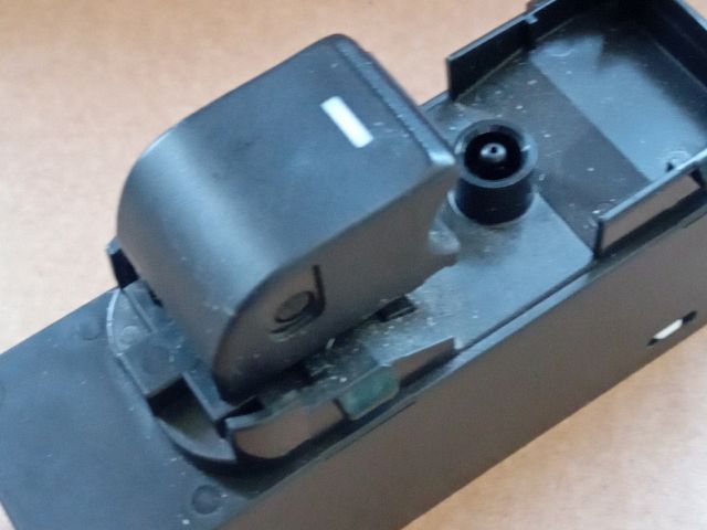 bontott MAZDA CX-5 Bal hátsó Ablakemelő Kapcsoló